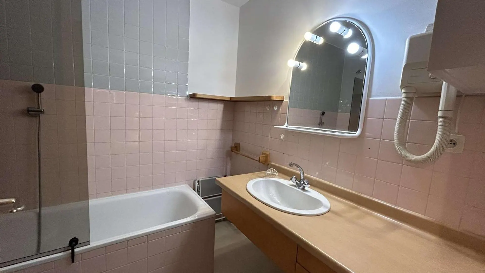 Apartman Appartement En Montagne, 4 Pers, Proche Des Pistes Et Commerces, Animaux Acceptes, Balcon, Casier A Skis - Fr-1-180-73 Méribel Franciaország
